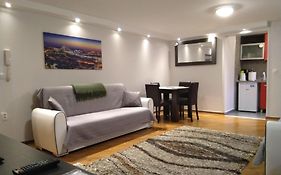 Laguna Apartment